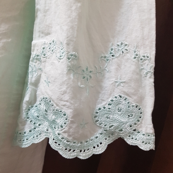 Northern Reflections Eyelet Lace Blouse - Picture 2 of 9
